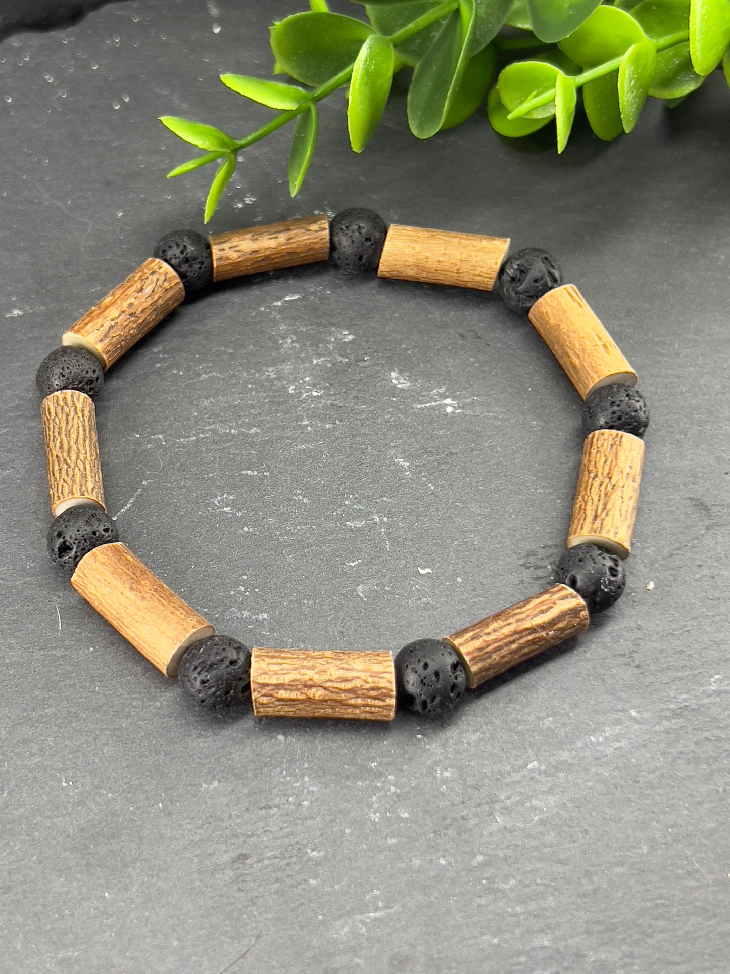 Bracelet aromathérapie pierre de lave et bois de noisetier 8mm ~ bracelet guérisseur | thérapeutique | bois | Hazelwood