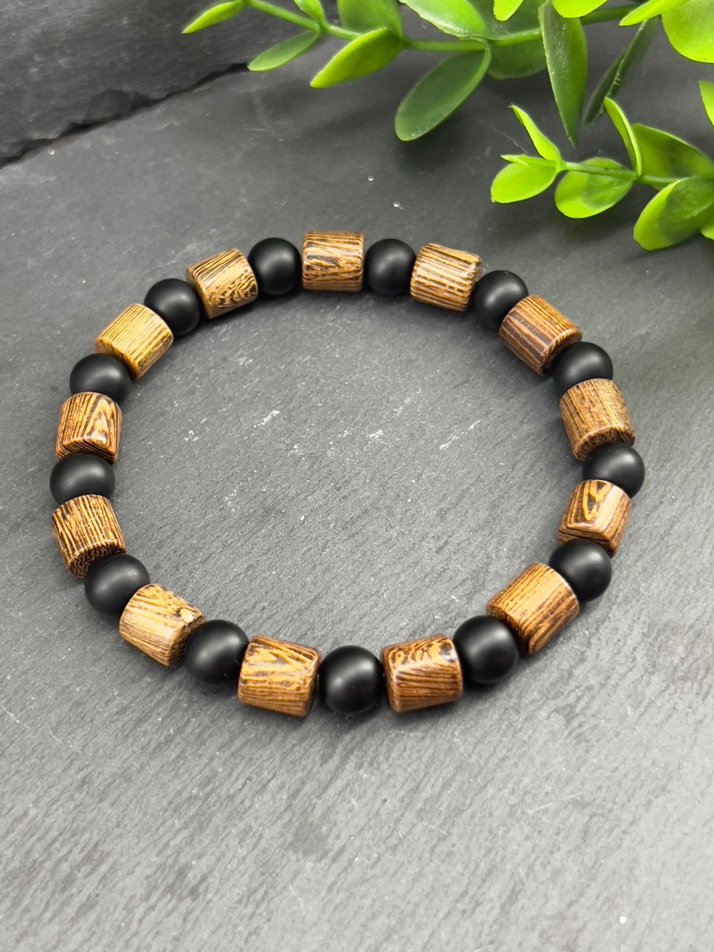 Bracelet bois wenge d’Afrique et pierre d'onyx noir 6mm/8mm ~ Taille personnalisée