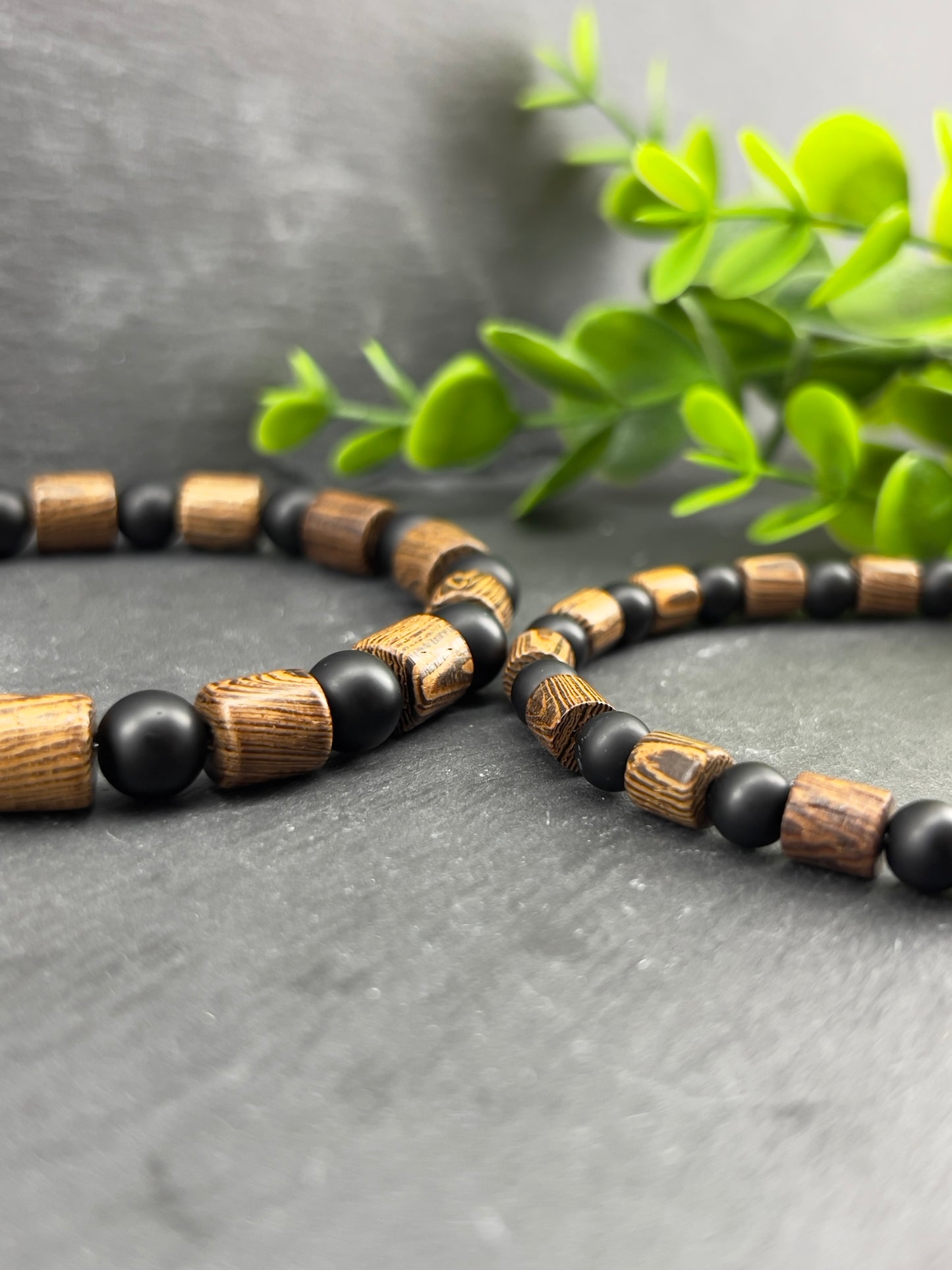 Bracelet bois wenge d’Afrique et pierre d'onyx noir 6mm/8mm ~ Taille personnalisée