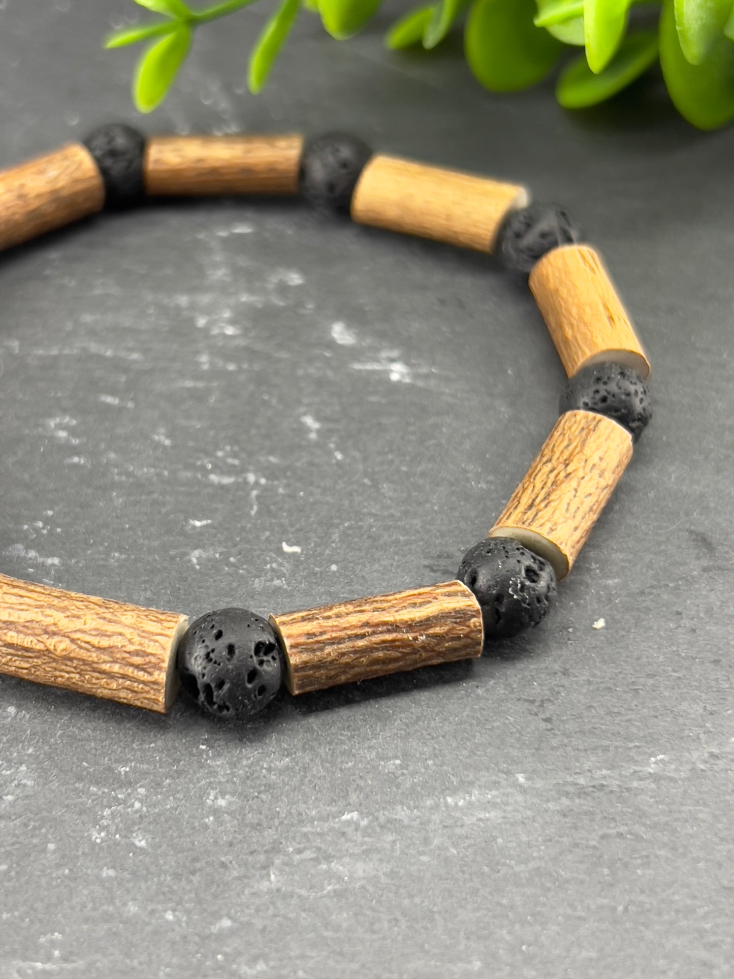 Bracelet aromathérapie pierre de lave et bois de noisetier 8mm ~ bracelet guérisseur | thérapeutique | bois | Hazelwood