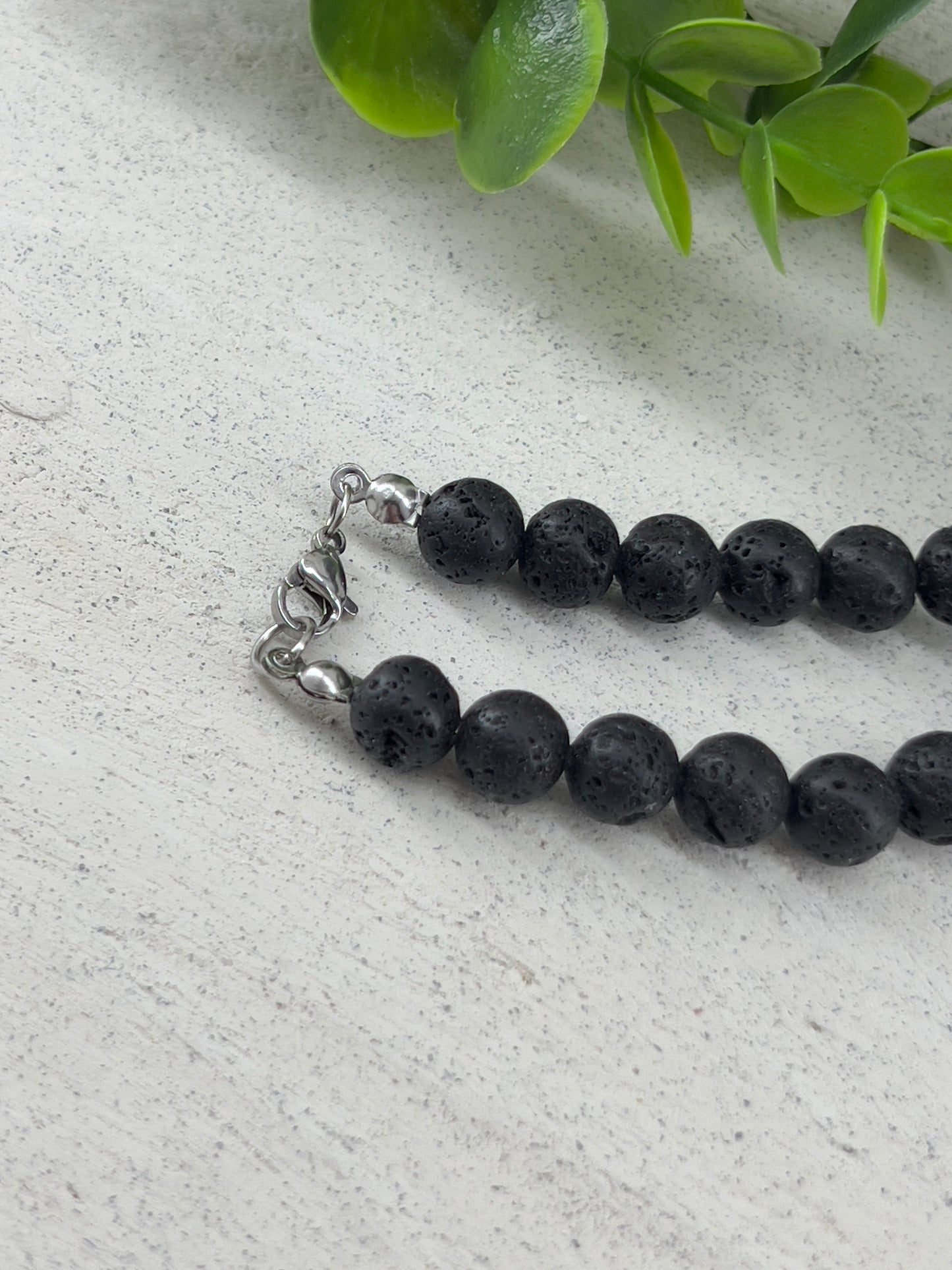 Collier 8mm diffuseur en pierre de lave noir ~ Taille personnalisée ~ collier aromathérapie ~ thérapeutique | collier noir