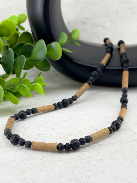 Collier diffuseur noisetier ~ collier noisetier adulte ~ collier thérapeutique ~ pierre de lave noir ~ Hazelwood  ~ size personalized