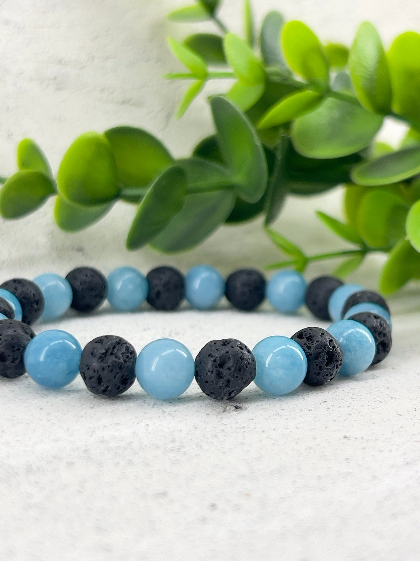 Bracelet aromathérapie Calcédoine bleu 8mm ~ taille personnalisée ~ pierre naturelle lave noir~ bracelet diffuser ~ therapeutic